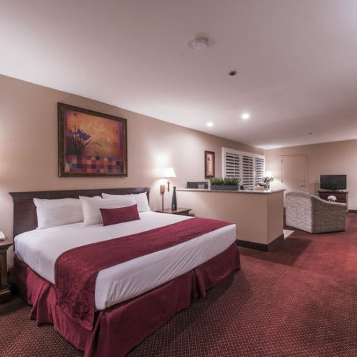 Full Service Hotel Overlooking Simi Valley, Two Restaurants, 193 Guestrooms and 6,000 sq ft of Meeting Space