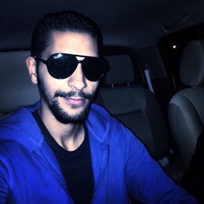 انا اسعد مكتئب ، أكبر اجتماعي منعزل ، اذكى متغابي ، اغرب انسان مفهوم ، أعقد شخص محبوب ، أعقل شخص مجنون ، الحذر المتهور ، المتأني المتسرع ، الهادئ الصاخب