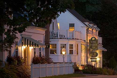 An Elegant Inn on the Southern Maine Coast, Open Year round with two fantastic restaurants. The perfect venue for your corporate retreat, or seaside nuptials.