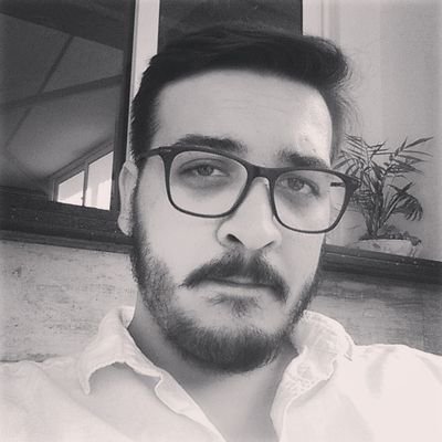 10 años de carrera artística como humorista . Actualmente trabajo como Monologuista y Actor en @Divierttteatro.