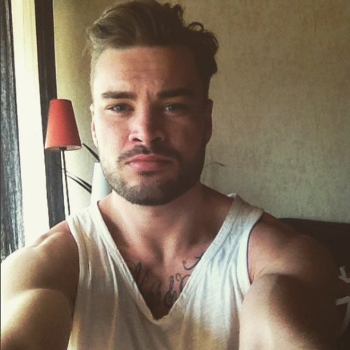 isakleonard's profile picture. Taking it like a champ since 91'