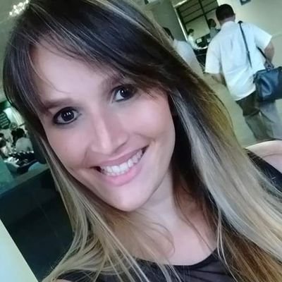 dea_queiroz's profile picture. PRECISANDO DE RETWITES