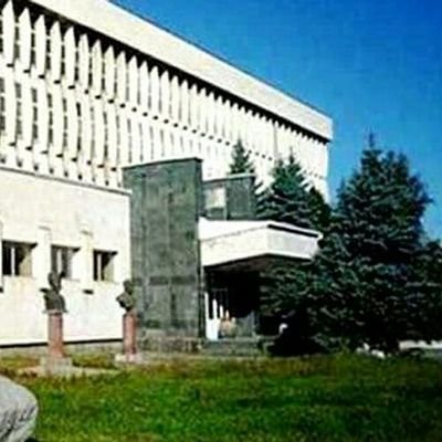 Национальная научная библиотека РСО-Алания – одна из старейших на Северном Кавказе, первая публичная библиотека во Владикавказе, центр краеведческой библиографи