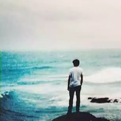 ‏كن كالنخيل على الأحقاد مرتفعا