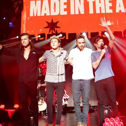 Eres Directioner? Quieres conocer gente y ganar buenos premios? Sigueme y escribe un tweet de por qué quieres ser concursante! Empezaremos siendo 10concursantes