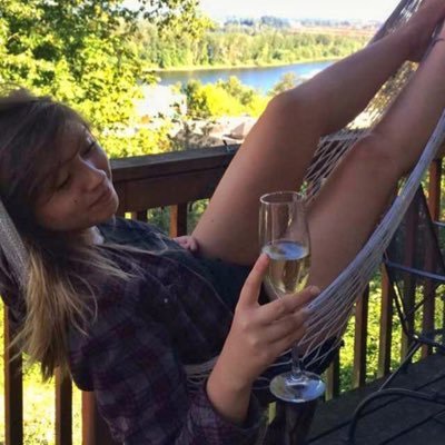 the_annabeezy's profile picture. Str8 thug. IG the_annasmell