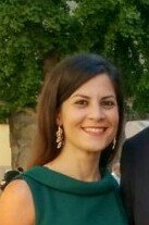 Entre libros, apuntes, balances y personas. Economista. Docente. Enseñar no es solo transmitir conocimientos, sino enseñar a pensar, a cuestionar y a ser.
