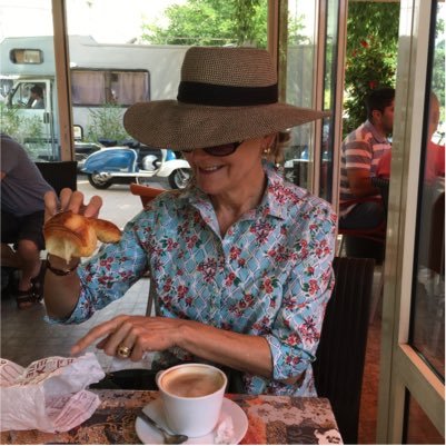 MediaMavenBarb's profile picture. Journalist & Media specialist. Embedded war correspondent. Reported from 46 countries. Media prof@ Marine Corps Univ. French & Arabic. Loves champagne & travel.