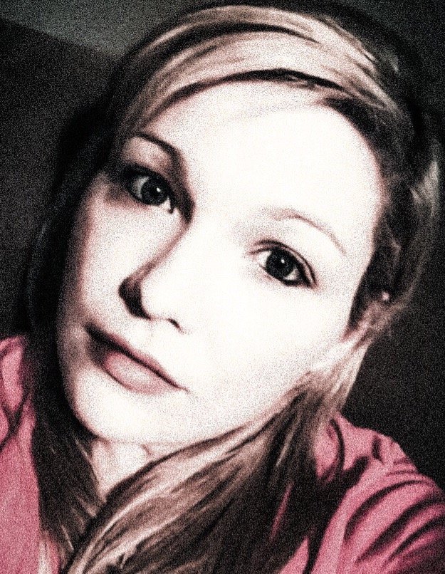 Author_Samantha's profile picture. Mother of a child with Aspergers, author and football fan.