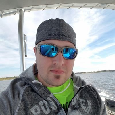 arysbaby09's profile picture. I'm a loner, i don't like people. I love animals though.
don't have to worry about them hurting you.