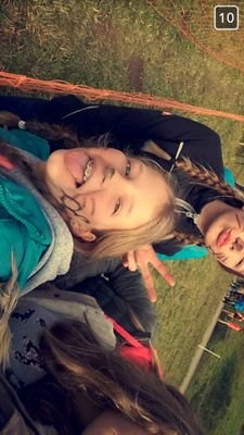 xjulialeoniex's profile picture. Instergram: xjulialeoniex/
Snapchat: pandabaerchen05/
Musically: _xjulialeoniex_/