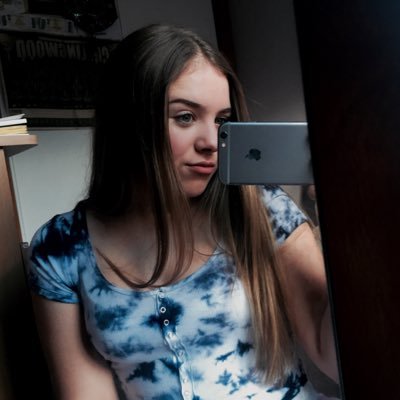 Instagram : chelby.michelle