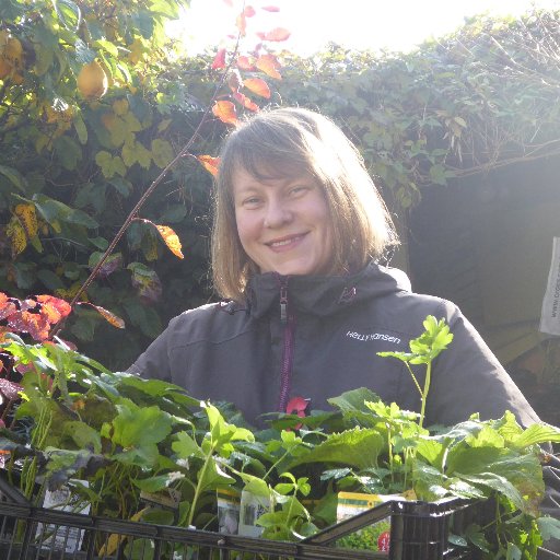 Professional gardener and plantswoman https://t.co/saIFpeYpbn