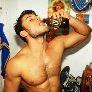 alcoolfalou's profile picture. pronto pra falar besteira e tentando fazer um canal no YouTube  DM Aberta 📩