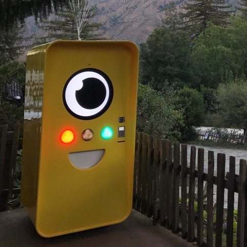 WheresSnapbot's profile picture. Constantly watching the skies for #SnapBot landing sites. (Not affiliated with @Snap, Inc) Created by @exiva