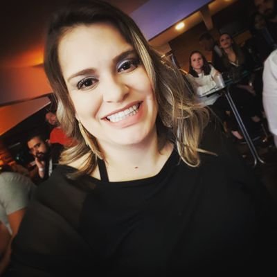 Publicitária. CEO na Eletricka Klupp Propaganda e Marketing. Diretora de Marketing da Abraboca (Associação Brasileira Marketing Boca a Boca)