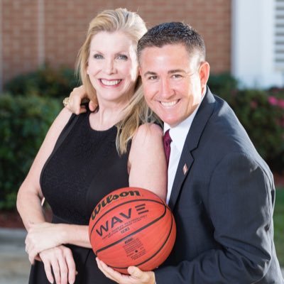 Hoops coach in Mobile, AL. Married to a gorgeous and talented mom & radio/tv personality, travel agent. Hoops Coaching A to Z Podcast. Toes in the Sand Travel