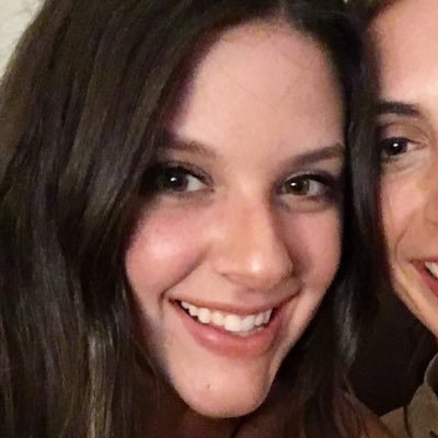 lindsey_my's profile picture. she lovessss her friends (cohost of @worryjournalpod) (she/her)