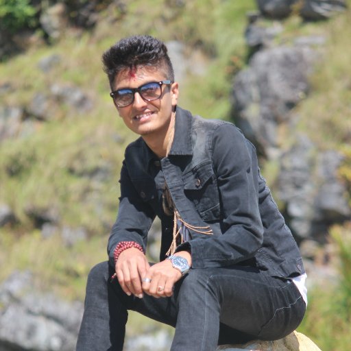 म जे देखिन्छु त्यो होइन, म जे होइन त्यही देखिन्छु । खबरदार मलाई कहिल्यै जान्ने कोसिस नगर भित्रै रोमलिएर हराउने छौ ।