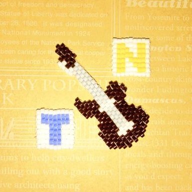 まぁち 戻ってきました Ar Twitter Kinki Kidsのブンブブーン のロゴとkinkiお二人のイラストのストラップを作ってみました W ロゴがとっても大変だったけど作るの楽しかった Kinkiハンドメイド まぁちハンドメイド