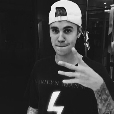 Po ponad 3 latach bycia tu nadszedł trudny moment rozstania. Kocham Was. Trzymajcie się. (A belieber będę ZAWSZE)