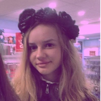 wifidiana1's profile picture. behind closed doors I'm a fool for your love