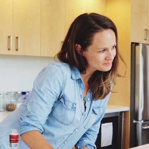 katjadanielle's profile picture. Turn and face the strange