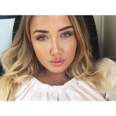 ♡ Law Graduate ♡ Owner of @BloByBloUK ♡ https://t.co/J7PGOOUfmE