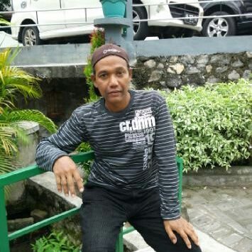 SemestaNur's profile picture. Hidup itu harus njoy