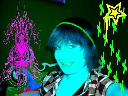 Looney_Luna2012's profile picture. artist and want to be a photographer :)