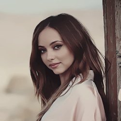 privatcshow's profile picture. here's a free follow!! but could you please follow @wandererlaura and rt/like her pinned?? thank you babes 😘😘