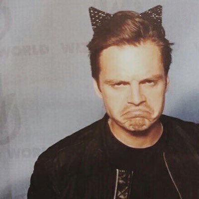 kspp_f's profile picture. I know places where we can hide.