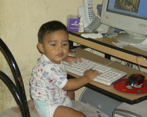 A tipical underground Venezuelan interested in IT Vicepresidente, CTO y CSO corporativo de mantenimiento y soporte de aplicaciones de escritorio (helpdesk) XDXD