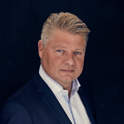 Sterling & Holmes Executive Search, Stefan van der Valk & co-workers. Informatie over ons, jobs en de markten waarin wij actief zijn.