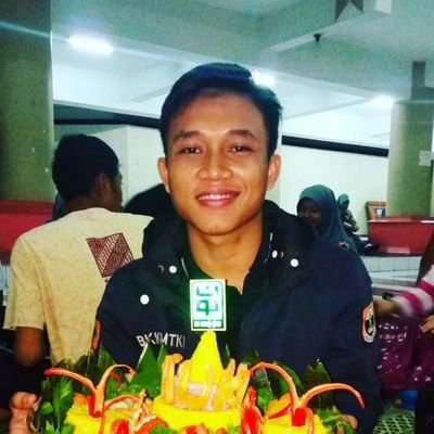 akh_hans's profile picture. Pukulan yang tidak membuatmu mati akan membuatmu semakin kuat | Ketua Umum BKI FT UNS 2015