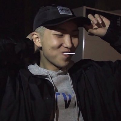 1800JAEBUM's profile picture. I don't have any friends sooo this is my bio ok bye