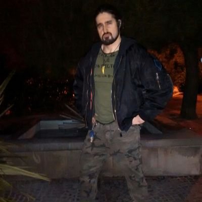 French/portuguese/slavic/greek guy. Sci-Fi writer, IT consultant, game designer, hard gamer, body builder and more. High powered geek, high powered human being.