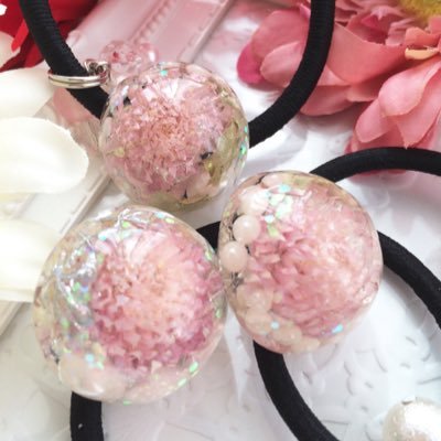 JUN75805615's profile picture. アクセサリーを作っています♡レジンアクセサリーや布小物がメインです☆メルカリで販売中です꒰*´∀`*꒱ 委託販売もさせて頂いております♡娘2人のmamaしてます٩꒰ ´ᆺ`꒱۶ いいね、RT、フォロー大歓迎です♡♡無言フォローも大丈夫です👍🏻