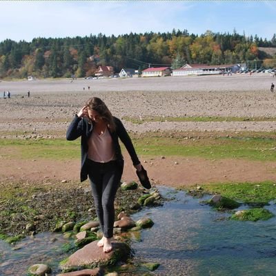 stokesgirl_18's profile picture. sinfully wholesome.

she/her