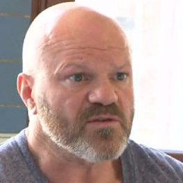 On me confond souvent avec Philippe Etchebest. Compte parodique.