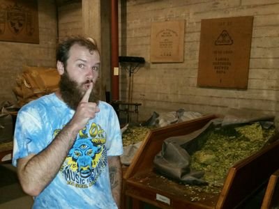 o_rlyeh_'s profile picture. bluegrass addict, metalhead, tabletop gamer and part time rathtar tamer