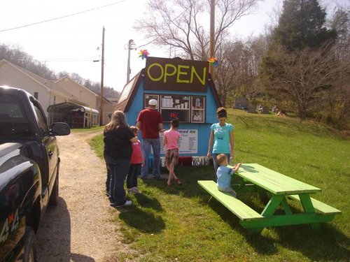 hsipaintsville's profile picture. We are Hawaiian Shaved Ice of Paintsville, Kentucky! Come check us out today on Route 40!