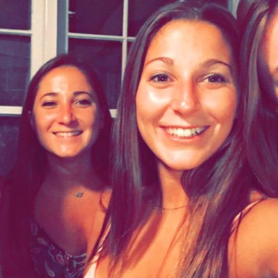 carlybrereton's profile picture. 