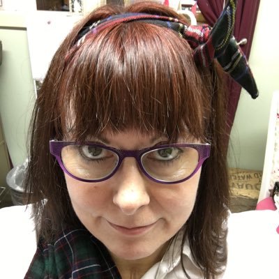 Museum Educator, Returned Peace Corps Volunteer (Chad, 1989-1991), Mom, Outlander, she/her