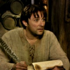 Taverne ouverte tous les jours, du lever du jour jusqu'au moment où j'arrive à virer le dernier sent-la-pisse. Ah tavernier, c'est pas une sinécure.