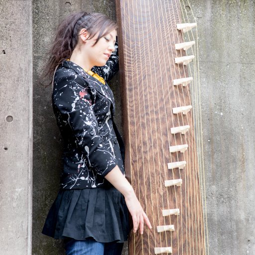 Queen_Miyama's profile picture. Koto, bass koto, sometimes voice. New music, improvisation, anything inbetween. 
箏、十七絃、たまに歌。現代音楽、即興、なんでもありです。
プラスチック撲滅運動に励んでいます。