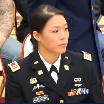 AlbertsonLiz's profile picture. bonafide queen bee