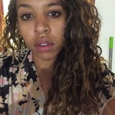 grlcrshonkeshax's profile picture. 