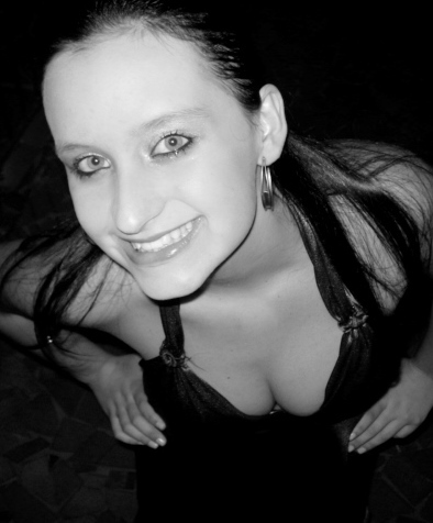 Rhafinha_'s profile picture. 