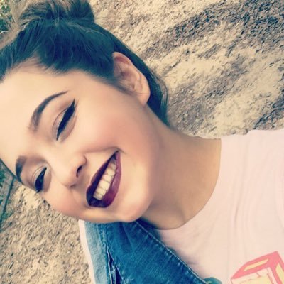 bbydoll_em's profile picture. self taught mua ❤️